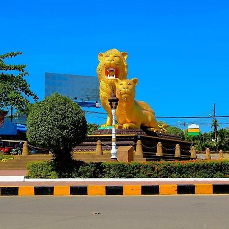 ジン ベイ パレス ホテル シアヌークビル エクステリア 写真